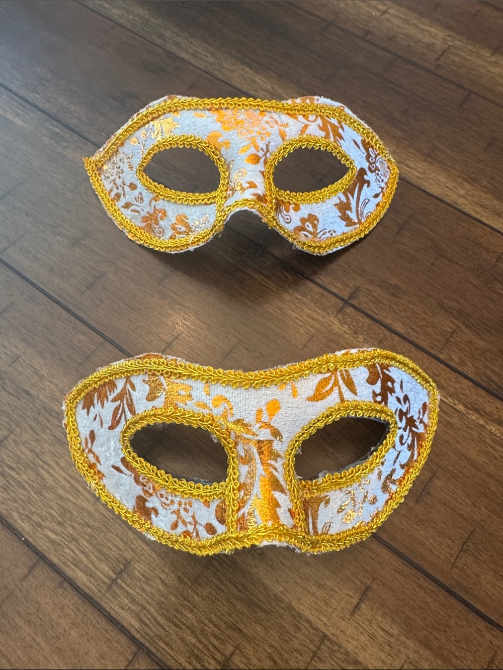 Gold and White Decorative Venetian-Style Eye Mask Set